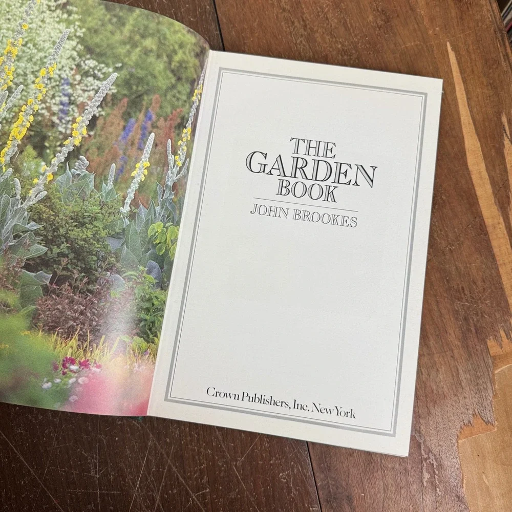 John Brookes The Garden‎ Book Designing Creating Maintaining Your Garden